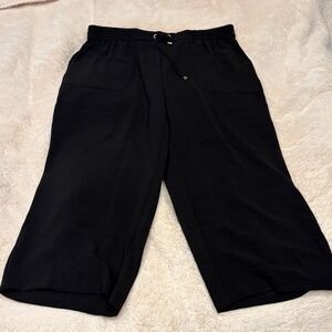 MICHAEL Michael Kors Black Drawstring Capris—L